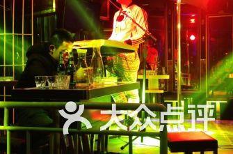 吃瓜成都酒吧,吃瓜时光里的音乐与狂欢