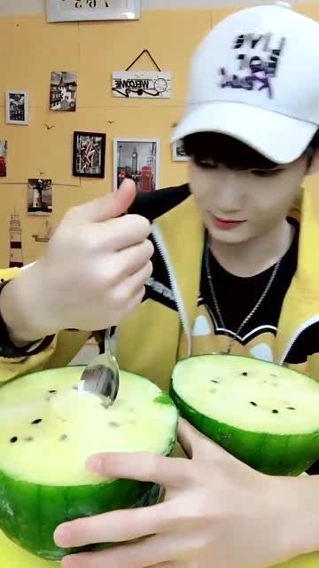 屁屁吃瓜专用大号,网络红人的独特魅力与影响力