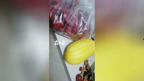 夜晚吃瓜视频真实,揭秘网红吃瓜视频背后的真实故事