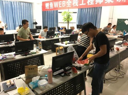 许昌学院吃瓜视频,揭秘校园生活趣味瞬间